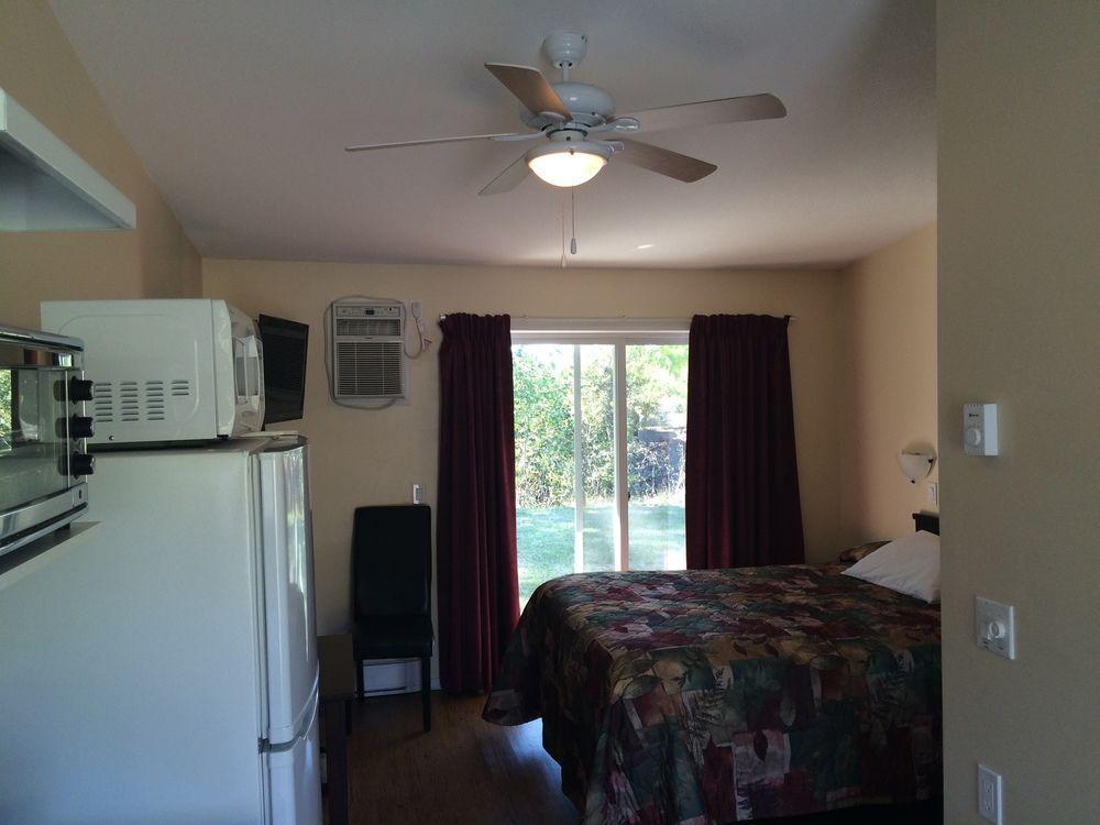 Johnny'S Motel Grand Forks Zewnętrze zdjęcie