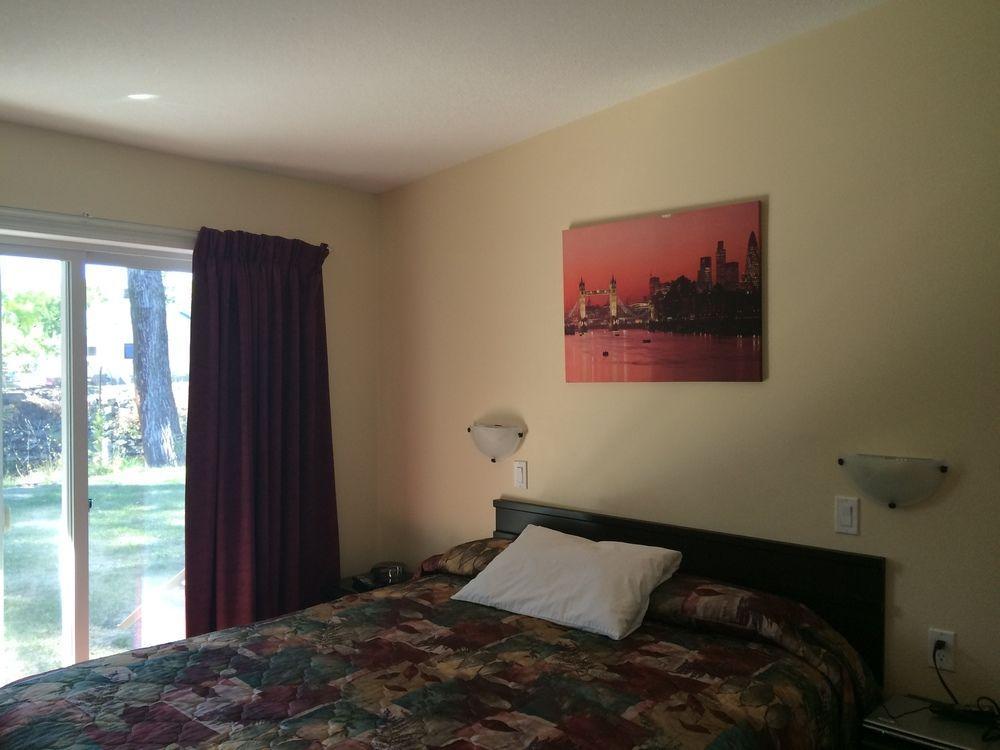 Johnny'S Motel Grand Forks Zewnętrze zdjęcie