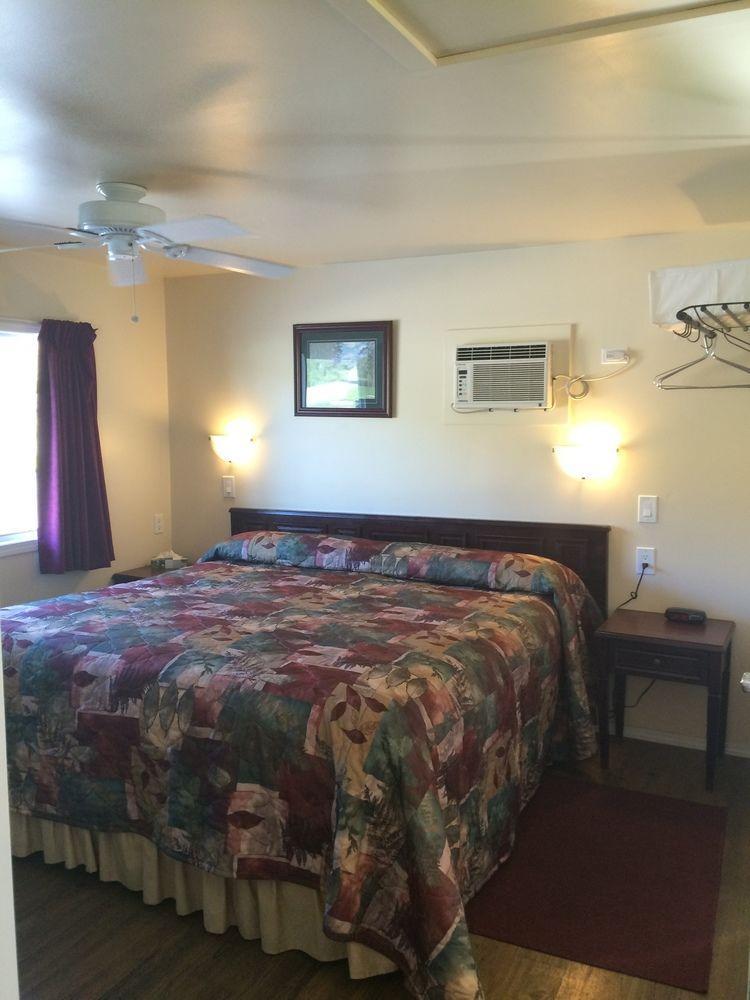 Johnny'S Motel Grand Forks Zewnętrze zdjęcie