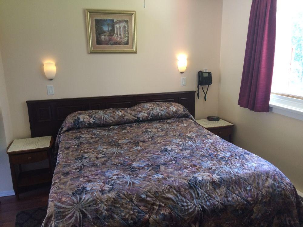 Johnny'S Motel Grand Forks Zewnętrze zdjęcie