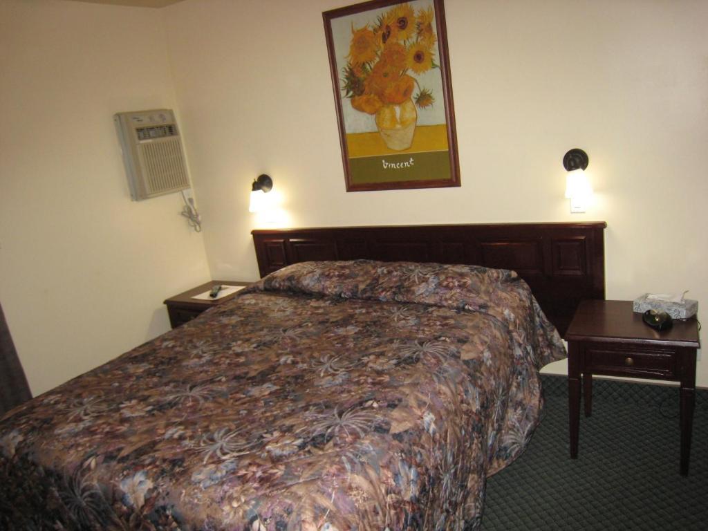 Johnny'S Motel Grand Forks Zewnętrze zdjęcie